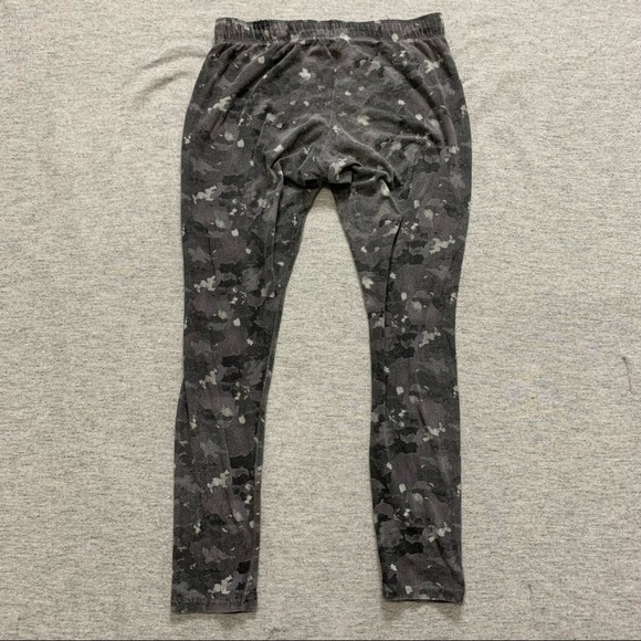 Nike Grey Camo Swirl Leggings Women’s Size XL - Picture 6 of 8